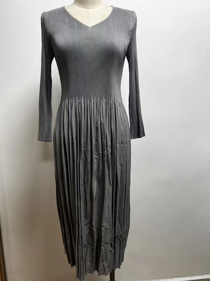 宅宅大尺码复古温柔风净色连衣裙收腰显瘦中长裙春季度假穿搭气质