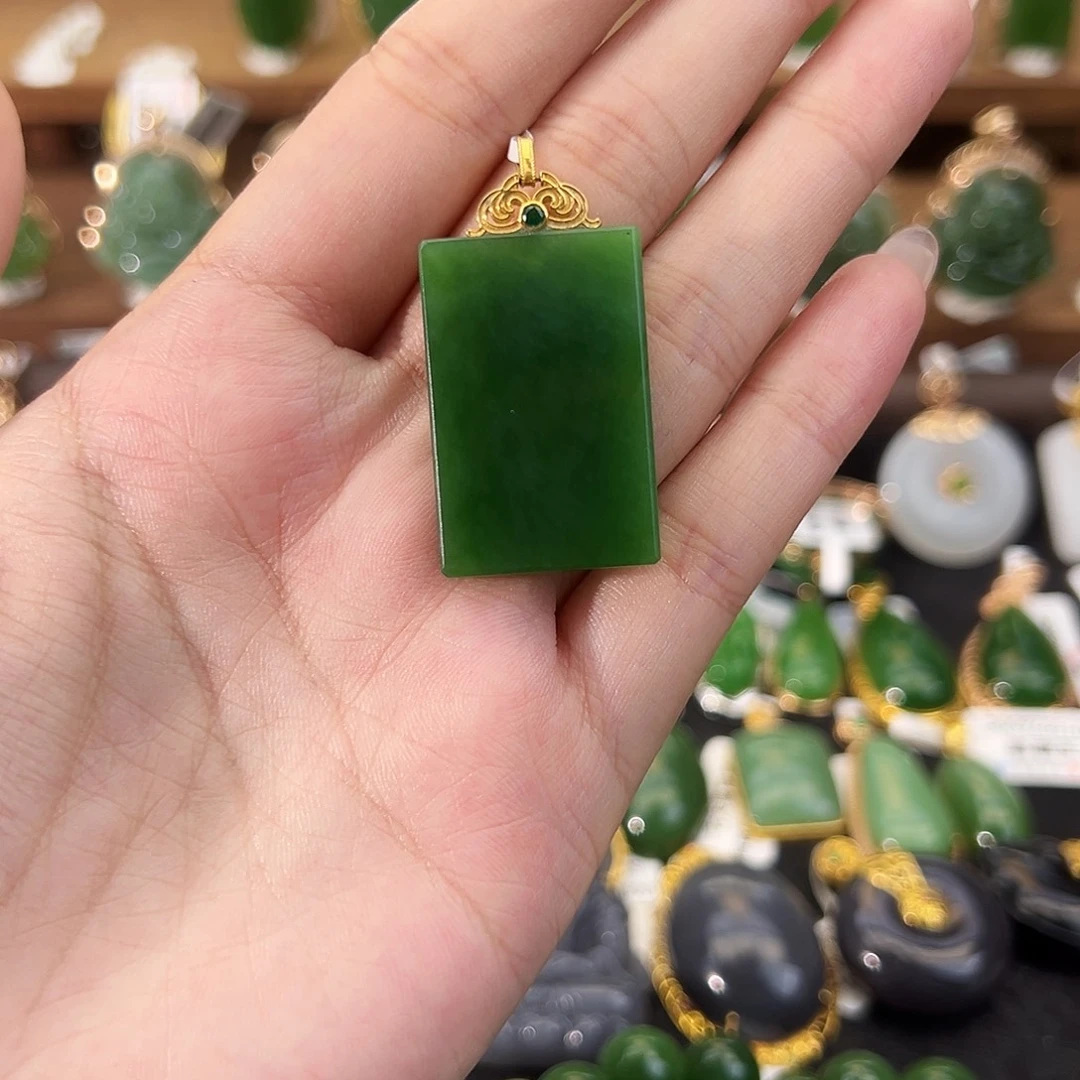 瑟***娜和田玉18K金镶嵌吊坠(不含链)