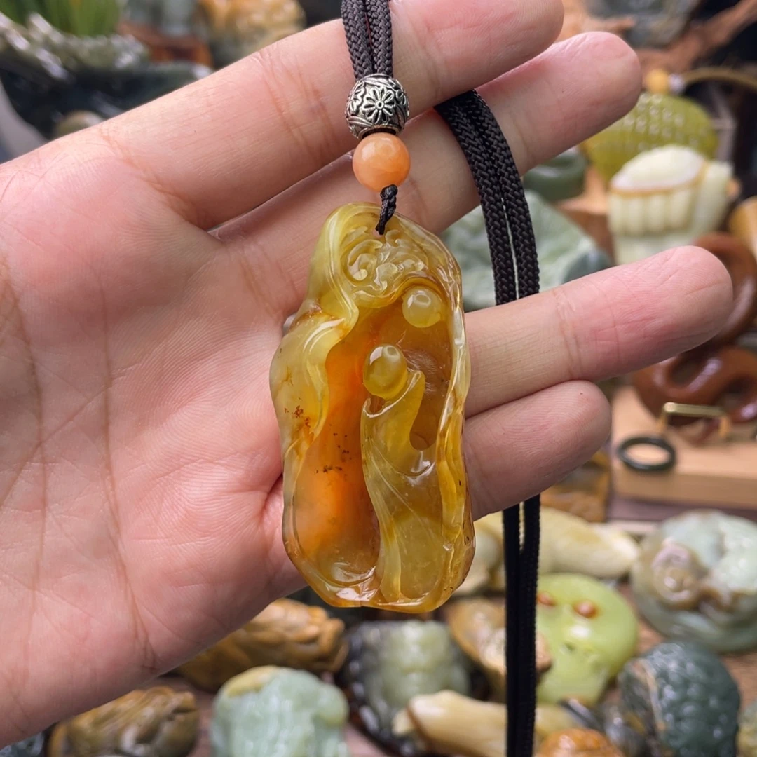 墩***儿未镶嵌蛇纹石玉颈饰悟道