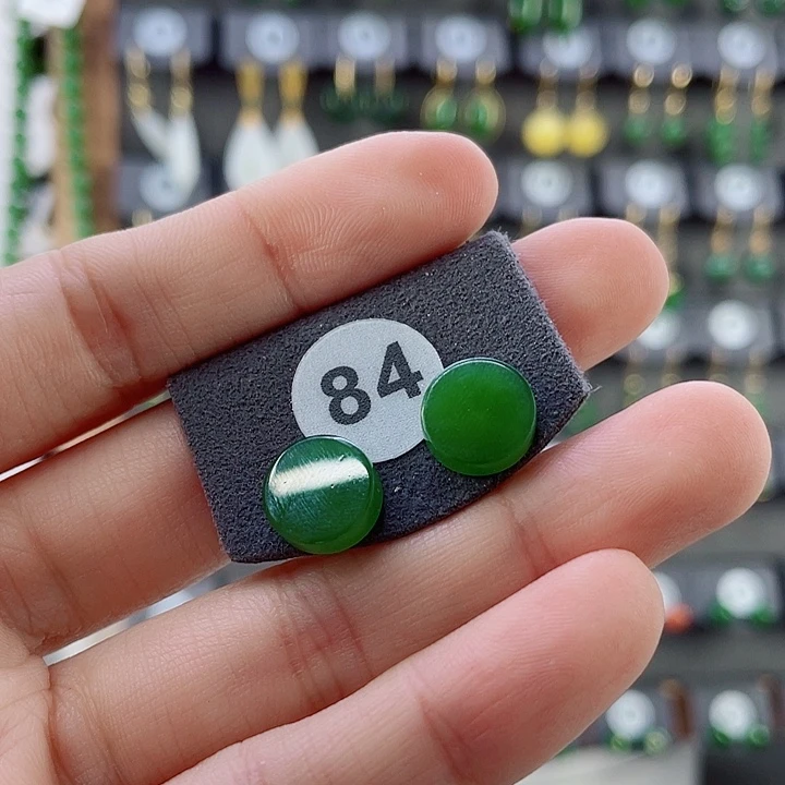 18K金镶嵌和田玉耳饰