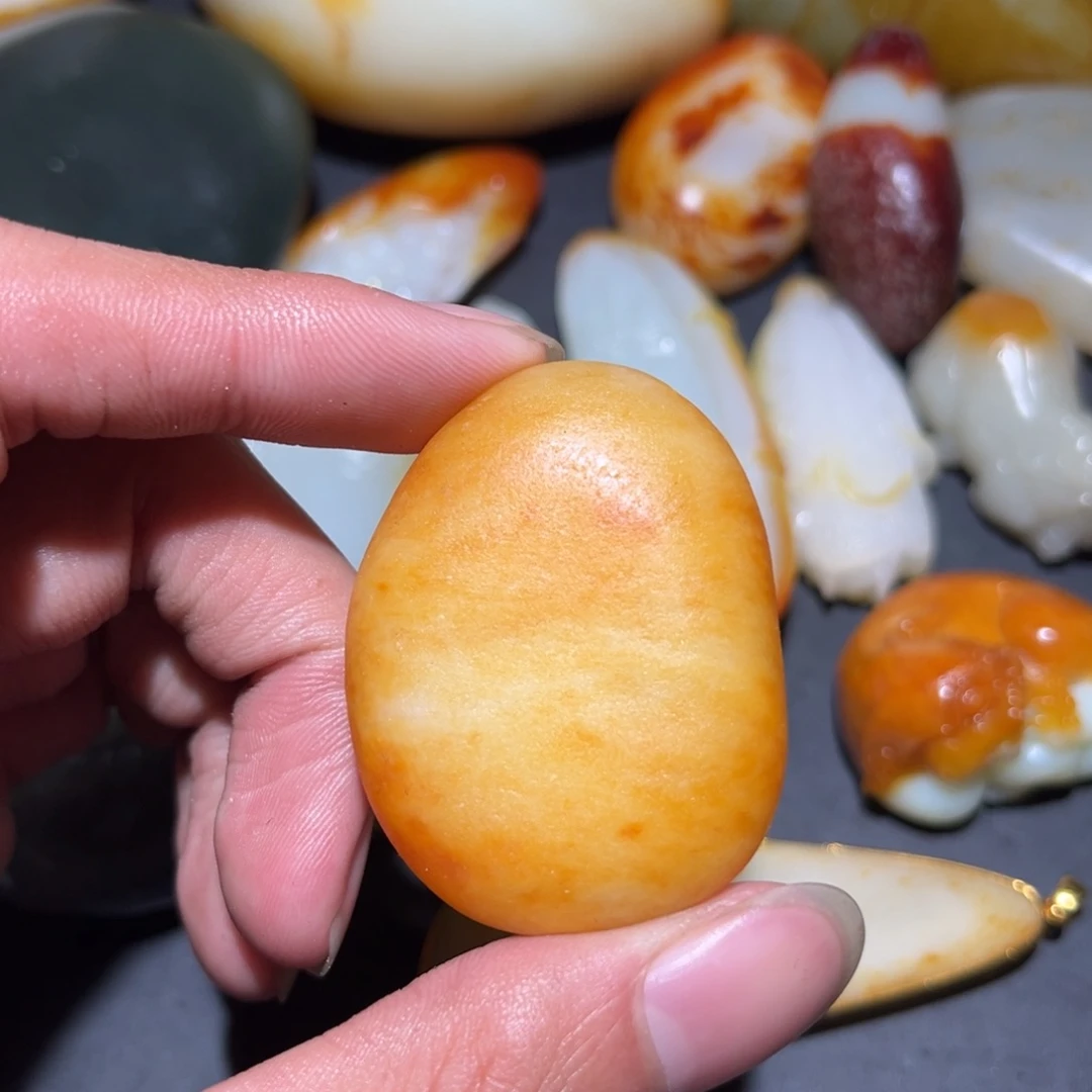 和田玉未镶嵌珠宝奇石