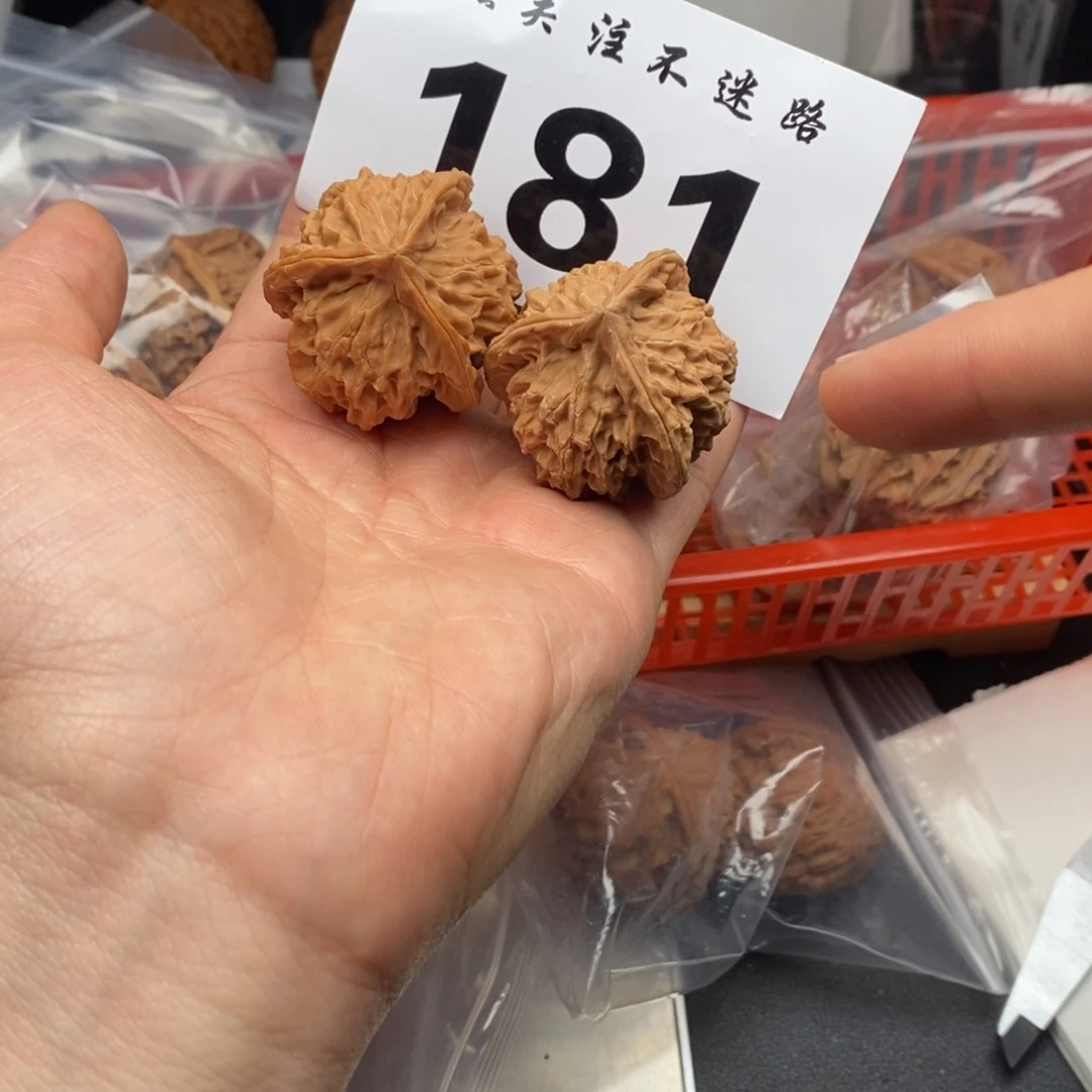 文玩核桃吊坠39三棱