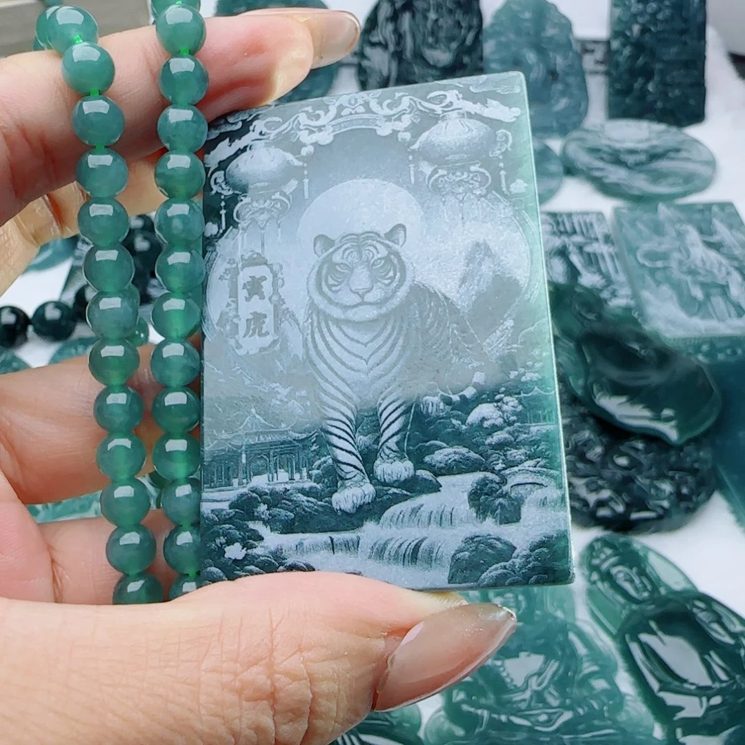 颈饰未镶嵌翡翠多样性发货天然的A货翡翠