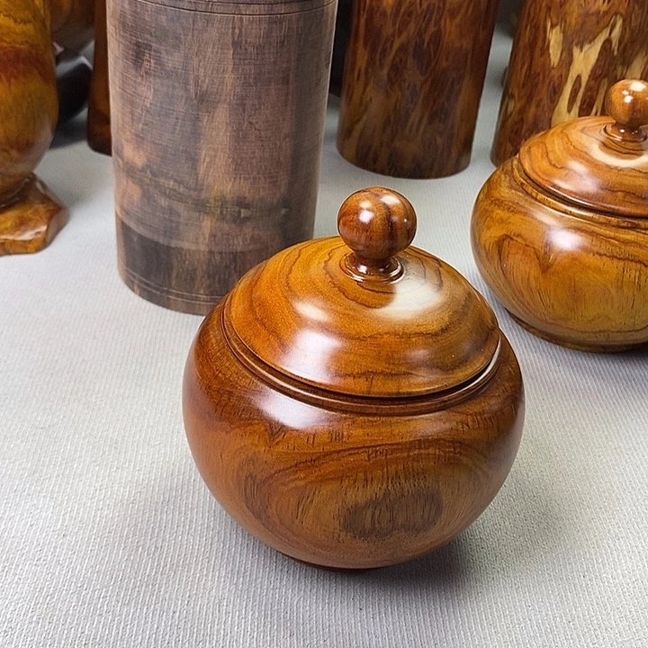 米***果木质越南黄花梨茶叶罐一个