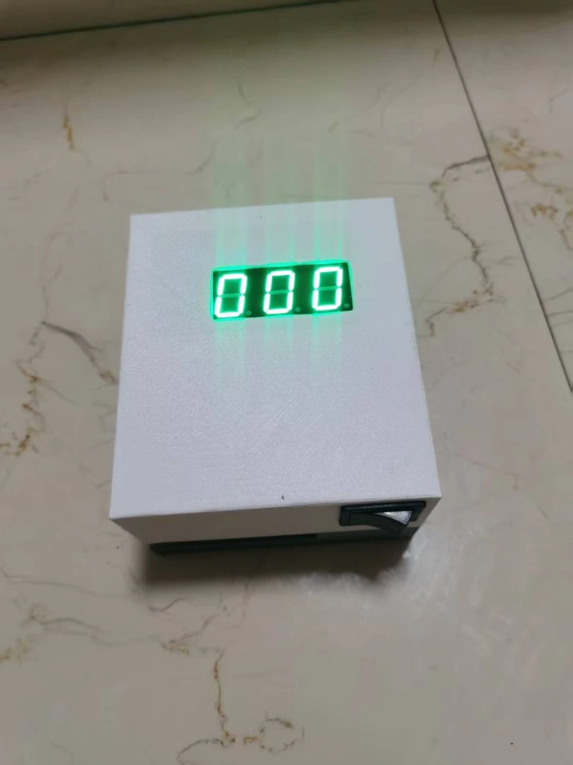 初中生体育仪器器材立定跳远-中考