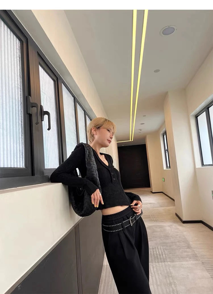 秋季新款拍照必备衣服法式系时尚v领打底衫长袖t恤高腰休闲裤套装