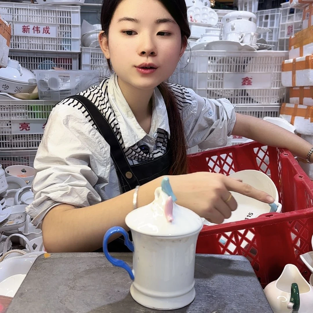 盘微瑕产品………小鸟杯两个