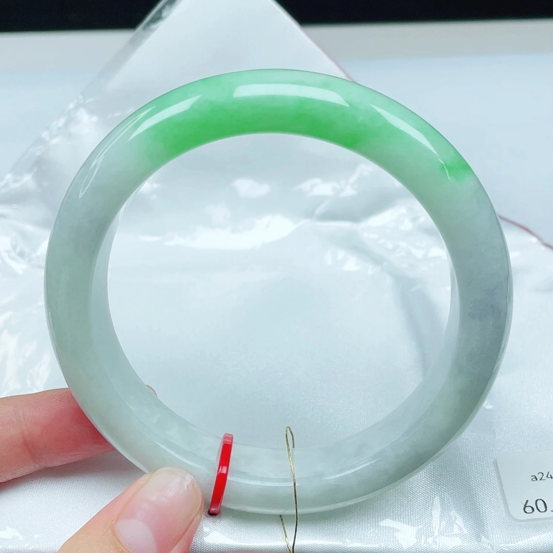 翡翠未镶嵌手镯正圈60.8