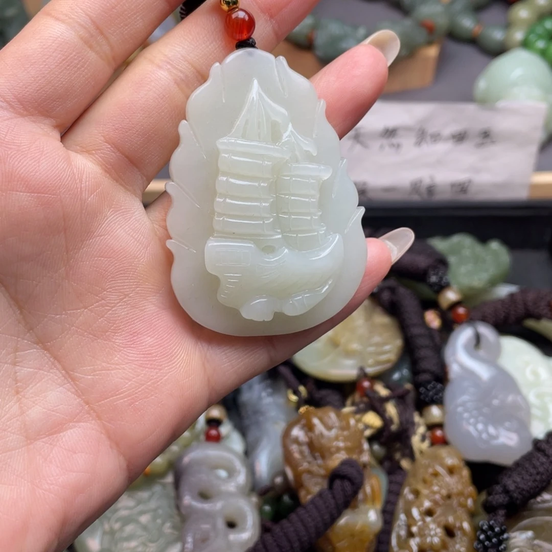 和田玉颈饰未镶嵌