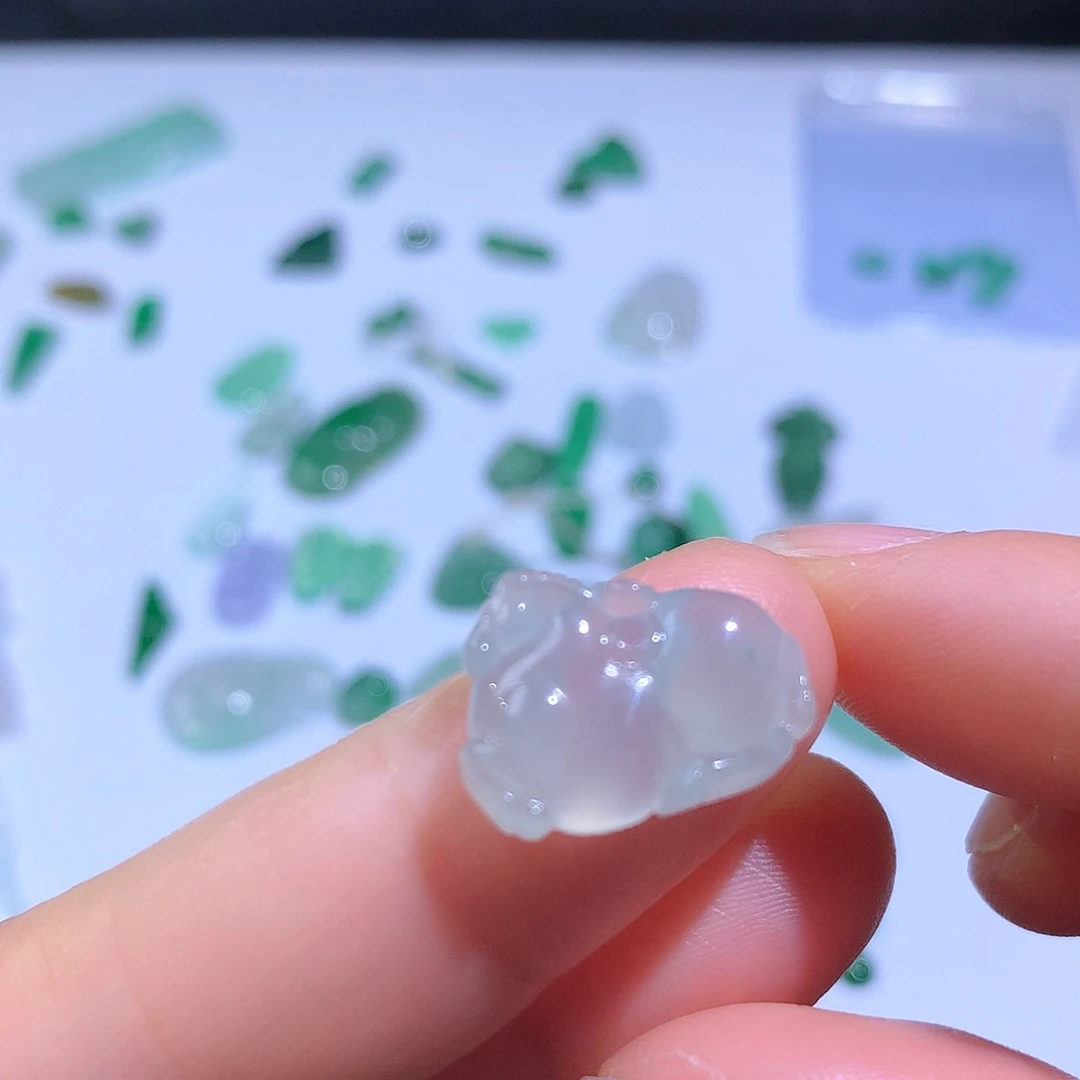 翡翠颈饰未镶嵌马