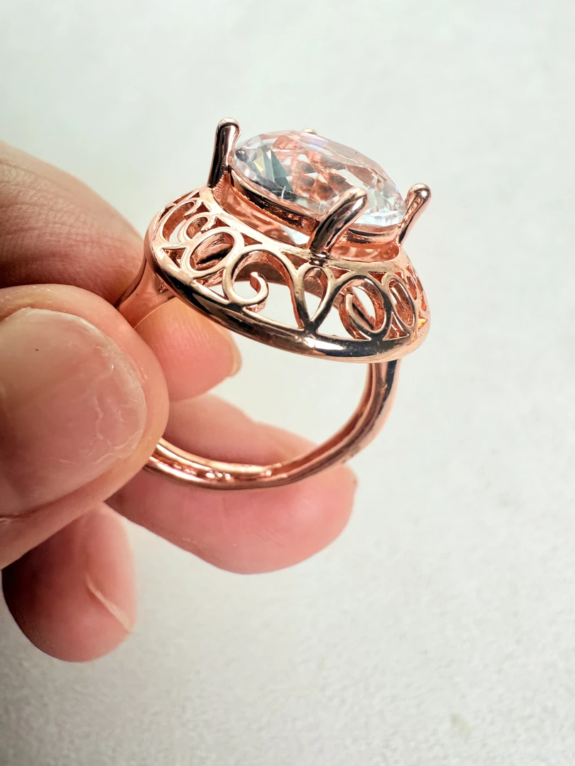 铜合金仿水晶戒指 铜合金水晶 新款时尚绮丽之梦鸽子蛋锆石