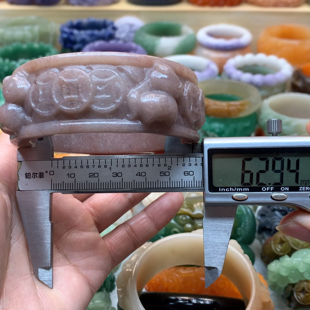 未镶嵌手镯石英质玉