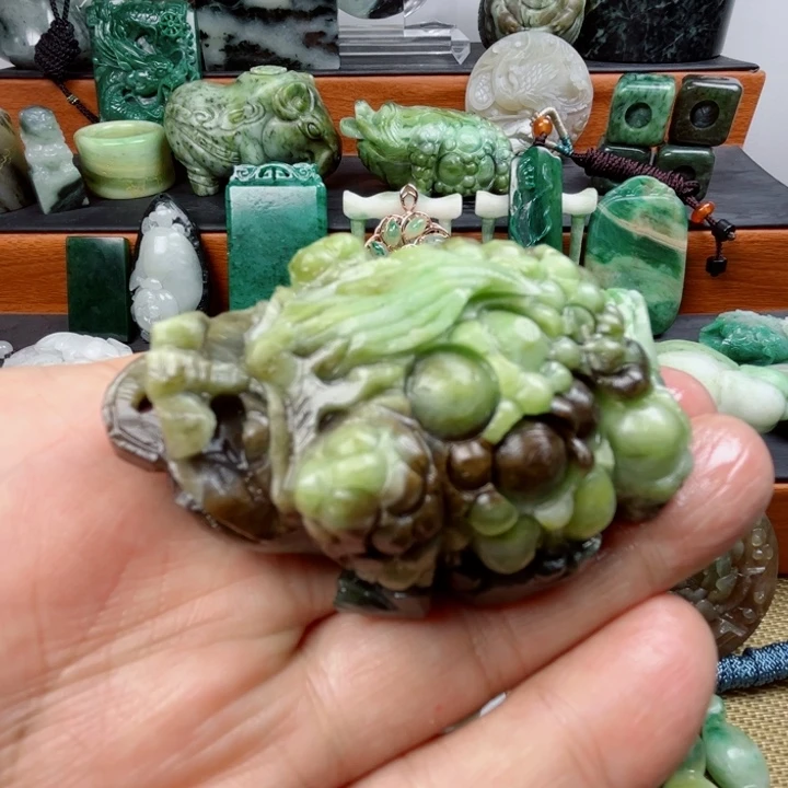 独山玉未镶嵌珠宝半成品