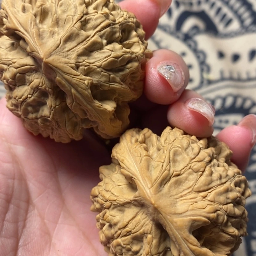 【闪购商品】文玩核桃吊坠秦*官帽