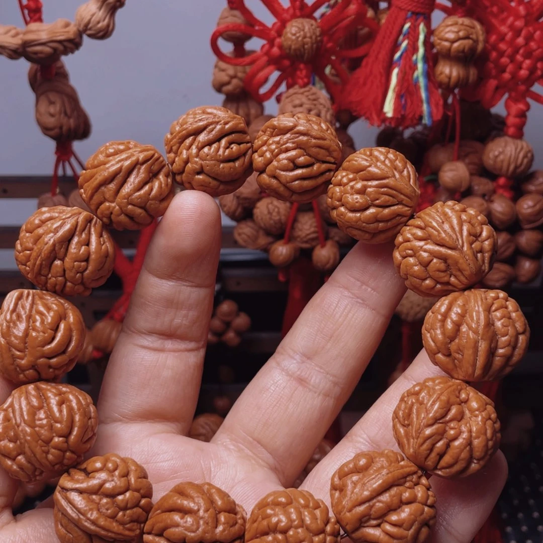 木质类龙纹桃枭挂件