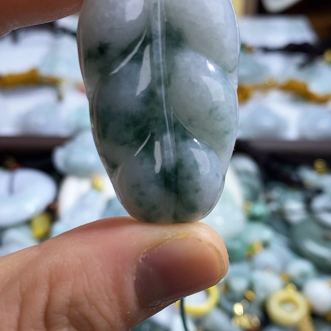 翡翠未镶嵌颈饰55