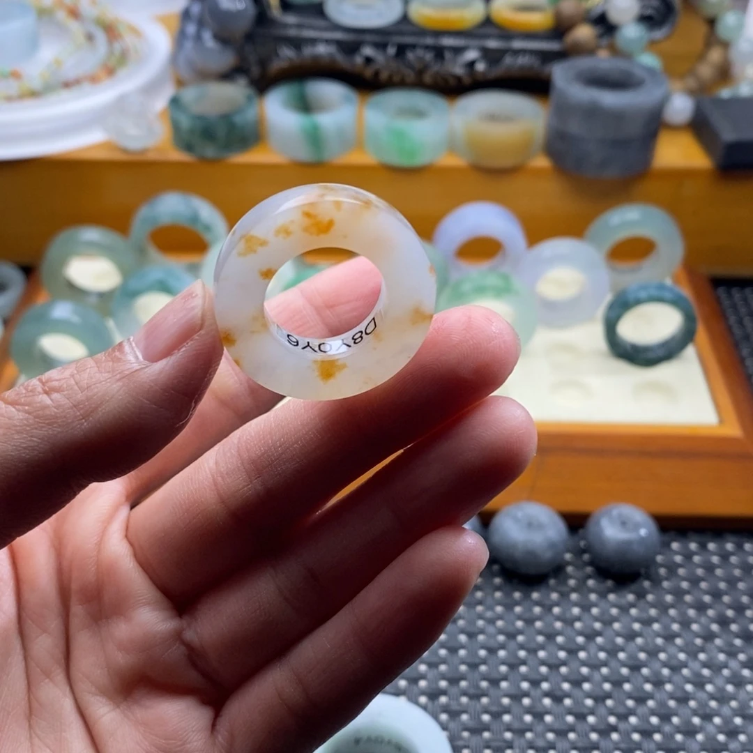 A***n未镶嵌定制翡翠戒指