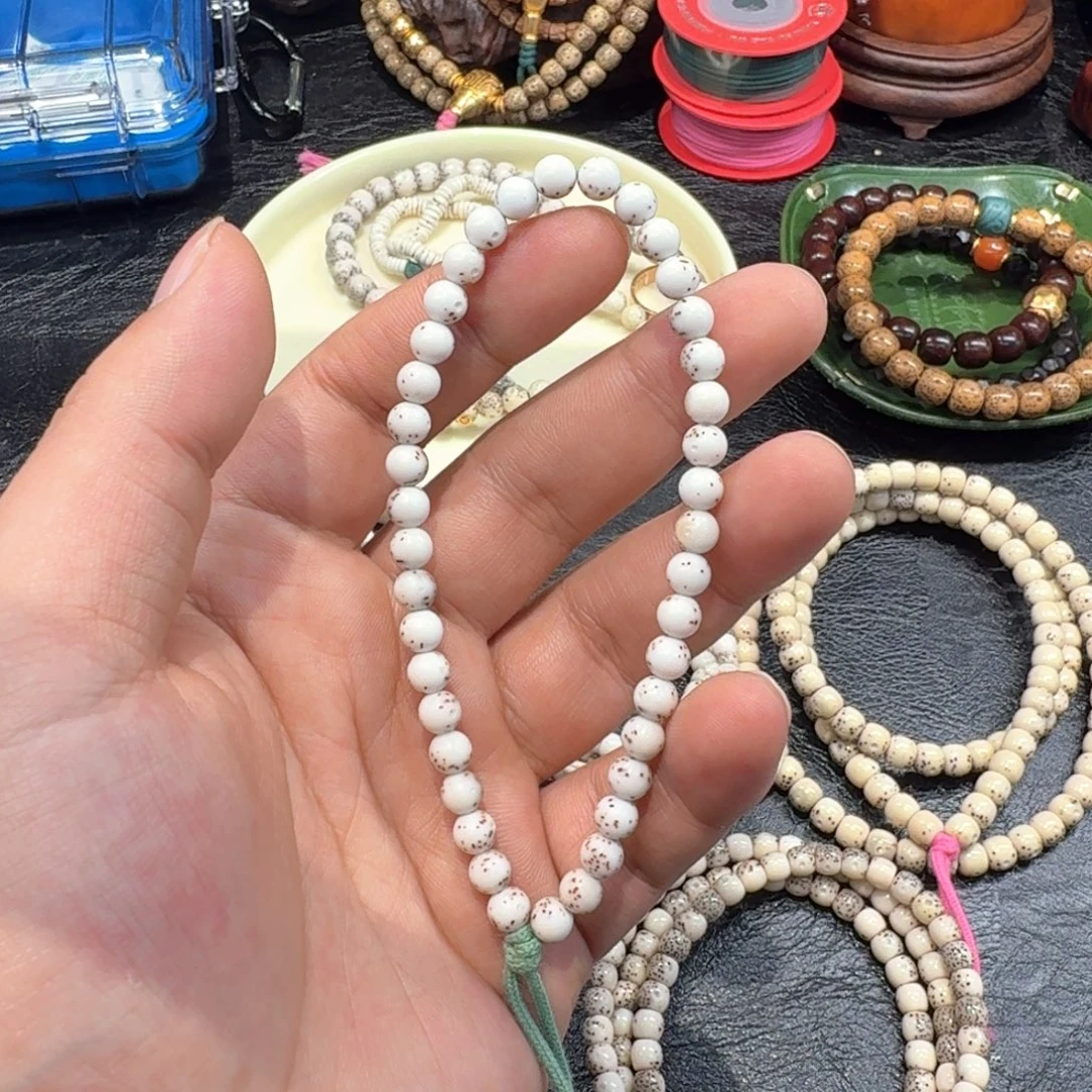 手串星月菩提6圆手持。