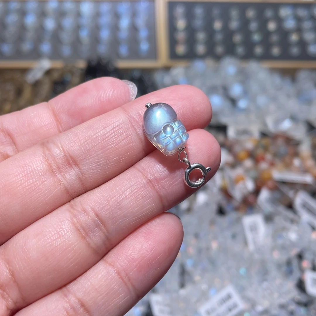 颈饰银S925镶嵌长石灰月光貔貅提溜吊坠 福利价