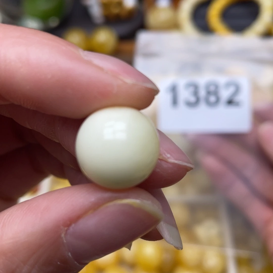 蜜蜡珠宝奇石未镶嵌矿点13.6