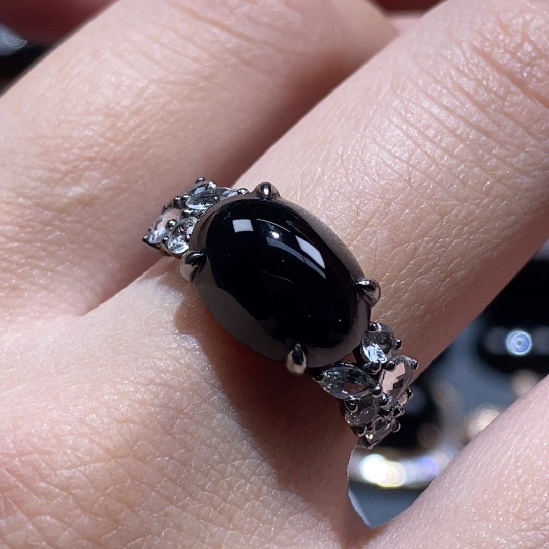 18K金镶嵌戒指翡翠