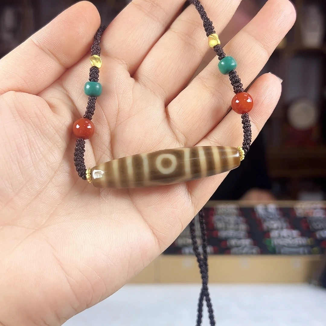 玛瑙/玉髓合金颈饰～张魁