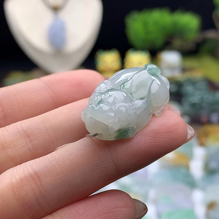 翡翠未镶嵌颈饰貔貅32