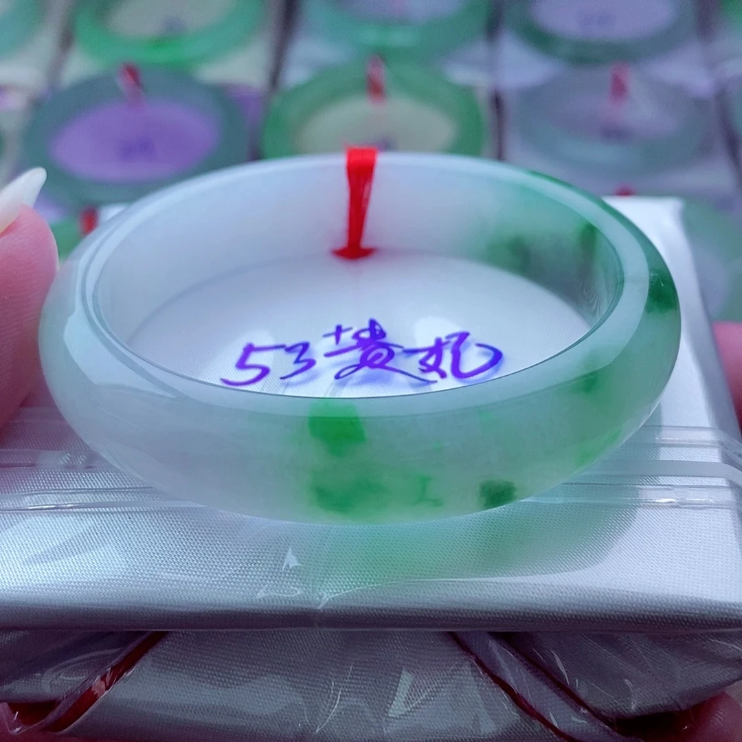 翡翠未镶嵌手镯（贵妃镯）阳绿翠绿意境飘花冰润细腻起胶