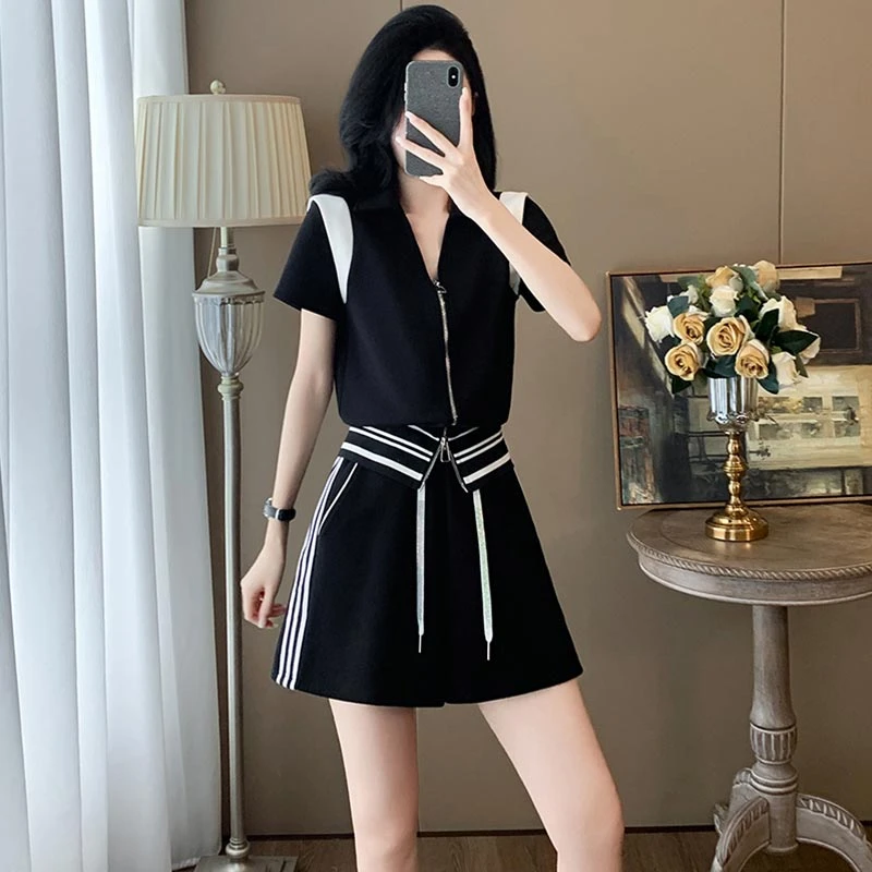 白色运动休闲套装女夏季2025新款宽松洋气减龄炸街短袖短裤两件套