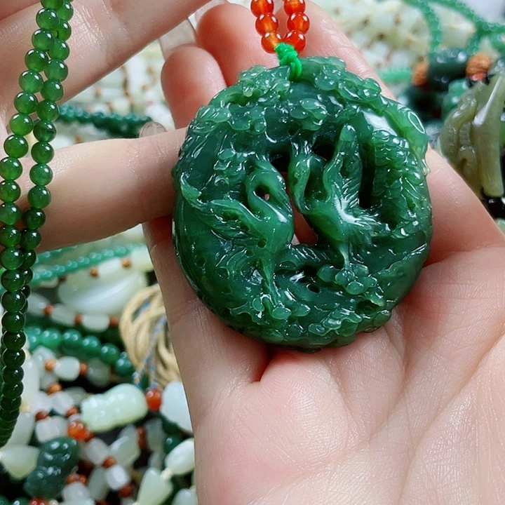 颈饰未镶嵌和田玉