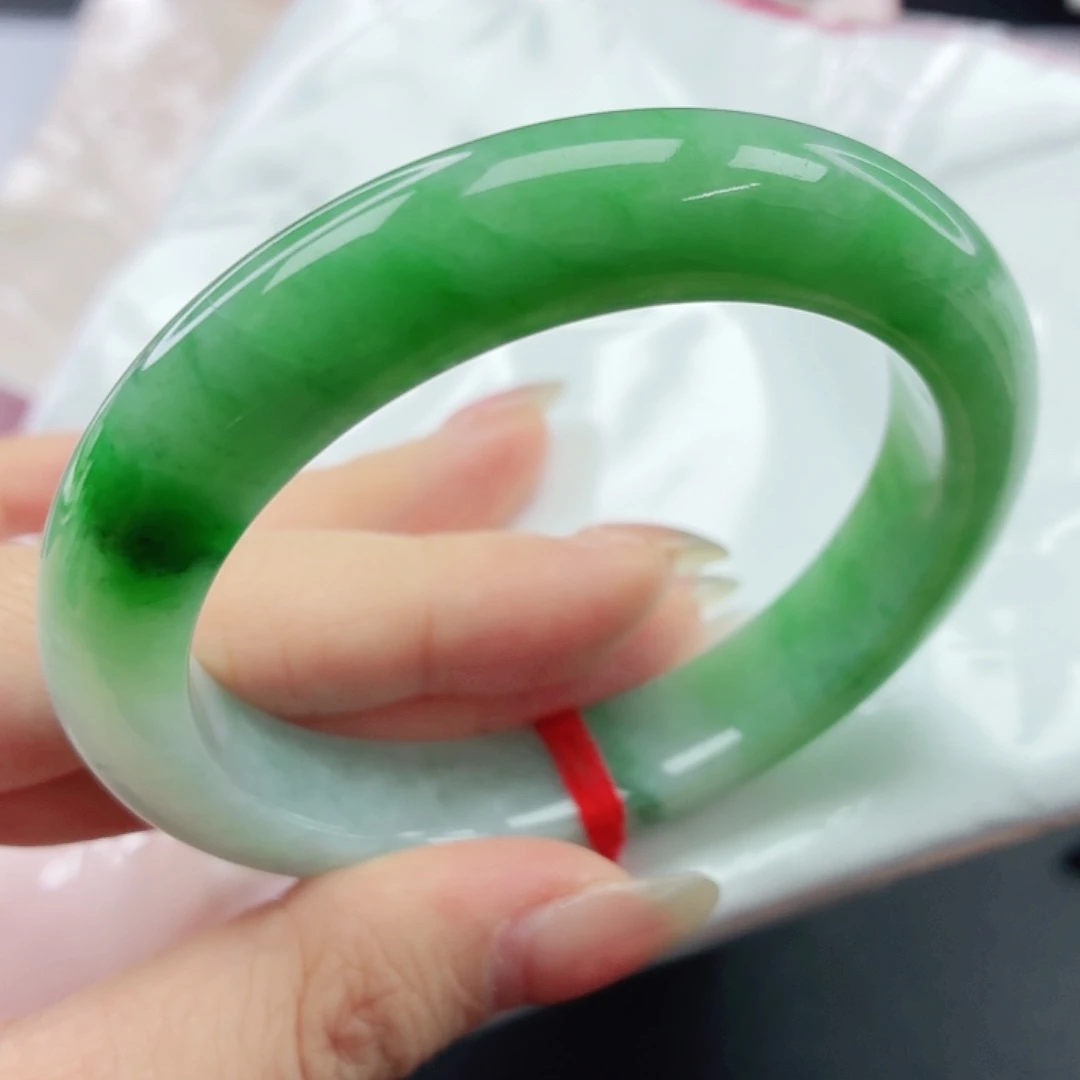 未镶嵌手镯翡翠，895