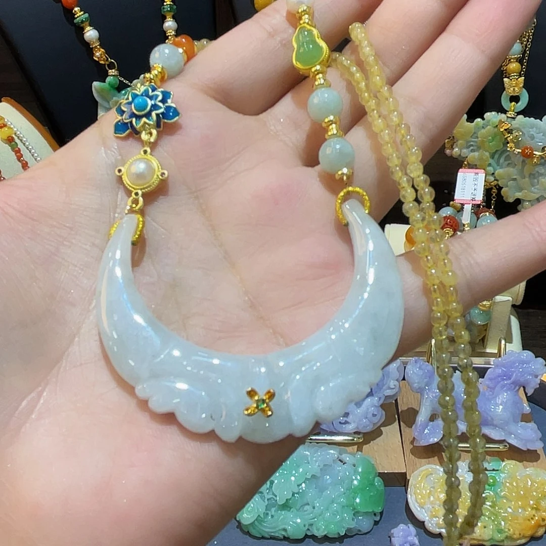 翡翠未镶嵌项链弯弯