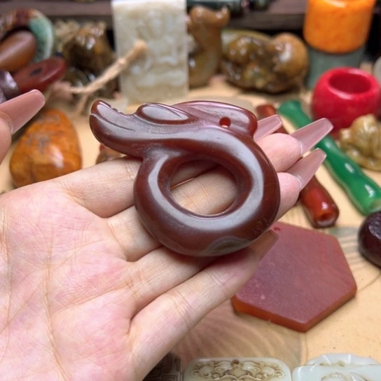 未镶嵌蛇纹石玉颈饰
