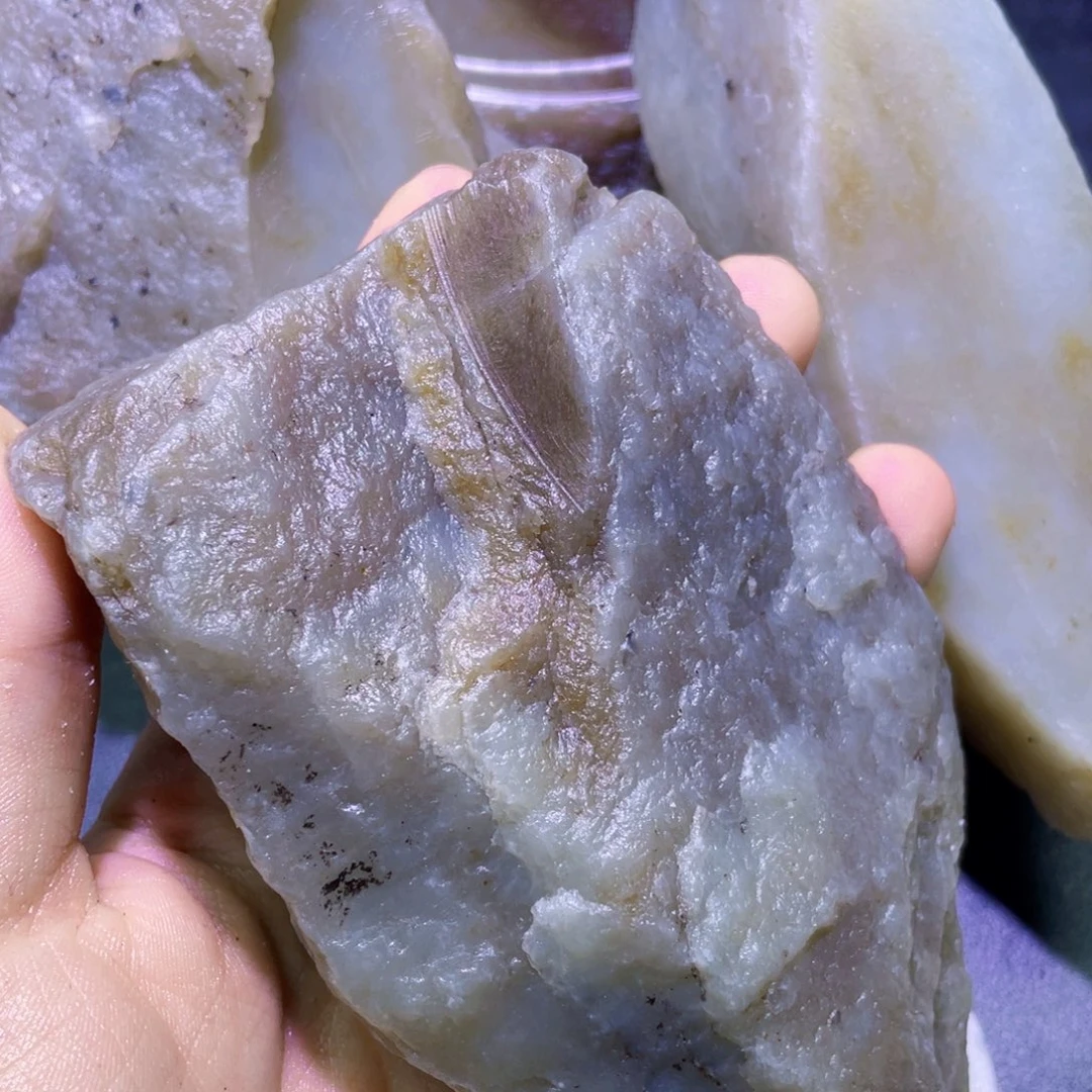 和田玉未镶嵌珠宝半成品