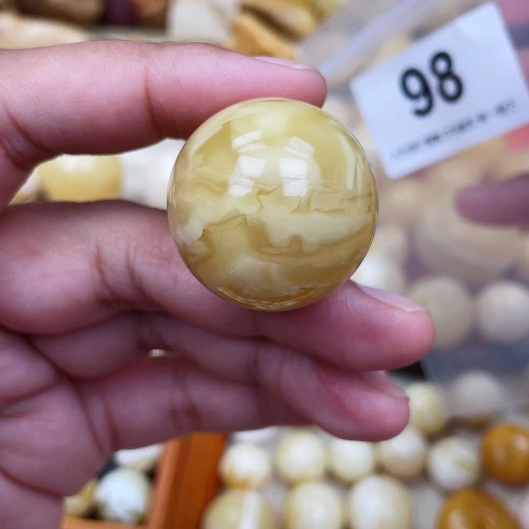 天***意蜜蜡未镶嵌珠宝奇石沙眼29.6