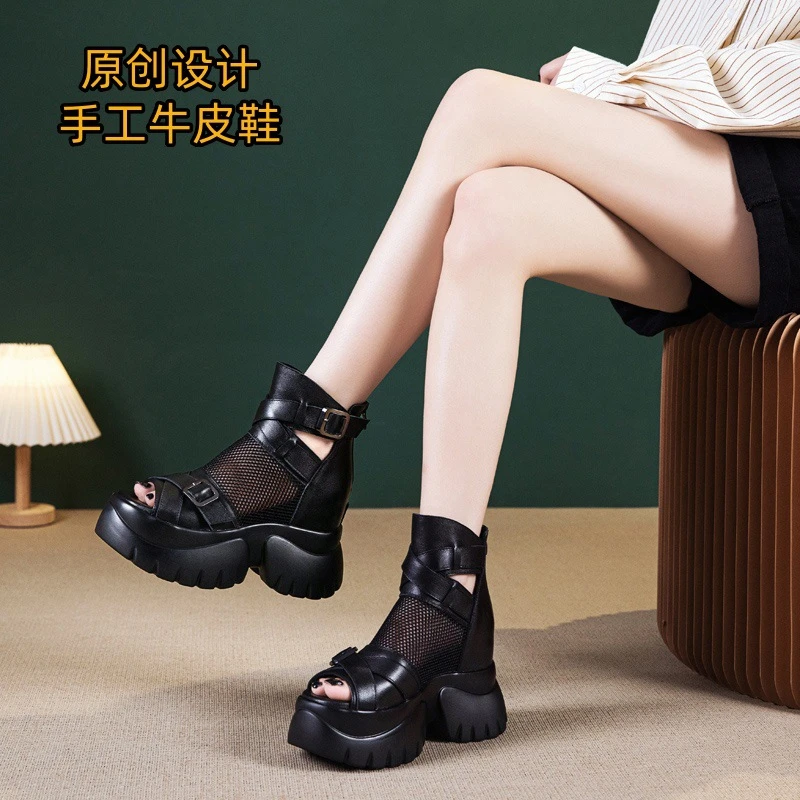 严选真皮鱼嘴罗马凉鞋外穿2025女夏时尚松糕内增小众高跟厚底凉鞋