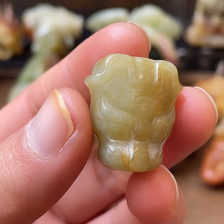 和田玉（糖玉）未镶嵌颈饰