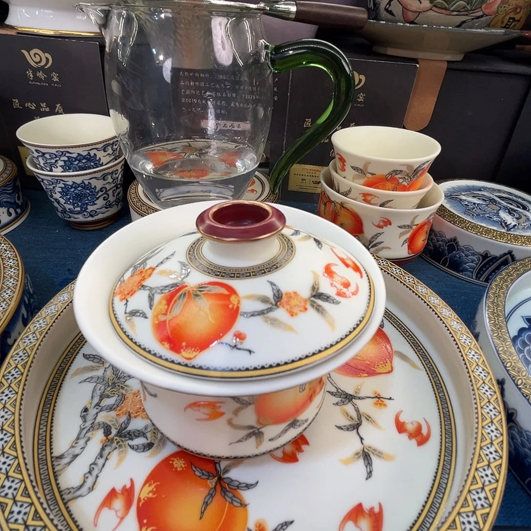 这些盖碗很漂亮！！！