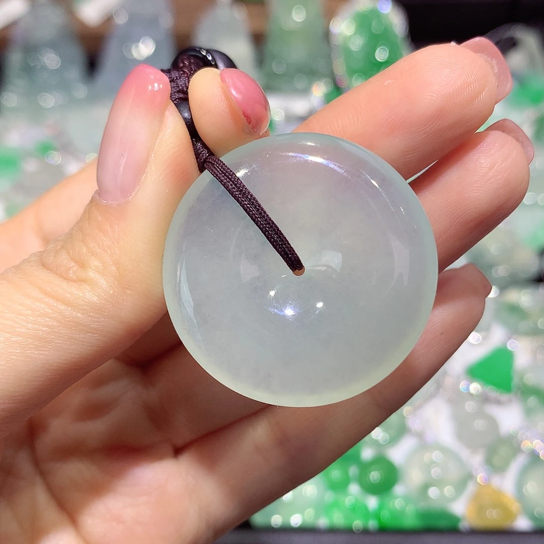 翡翠未镶嵌颈饰扣