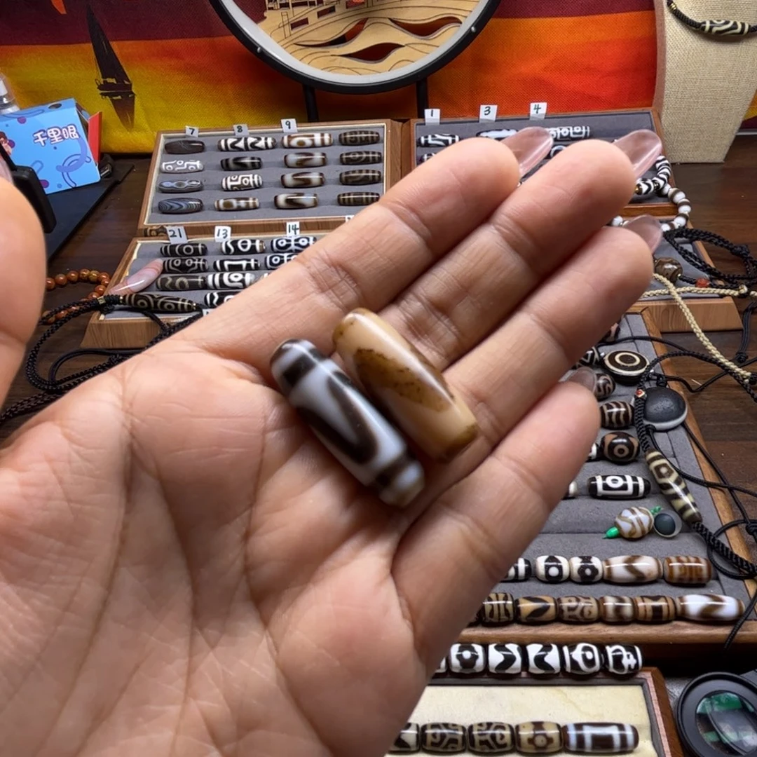 自***己玛瑙/玉髓（覆膜）未镶嵌颈饰