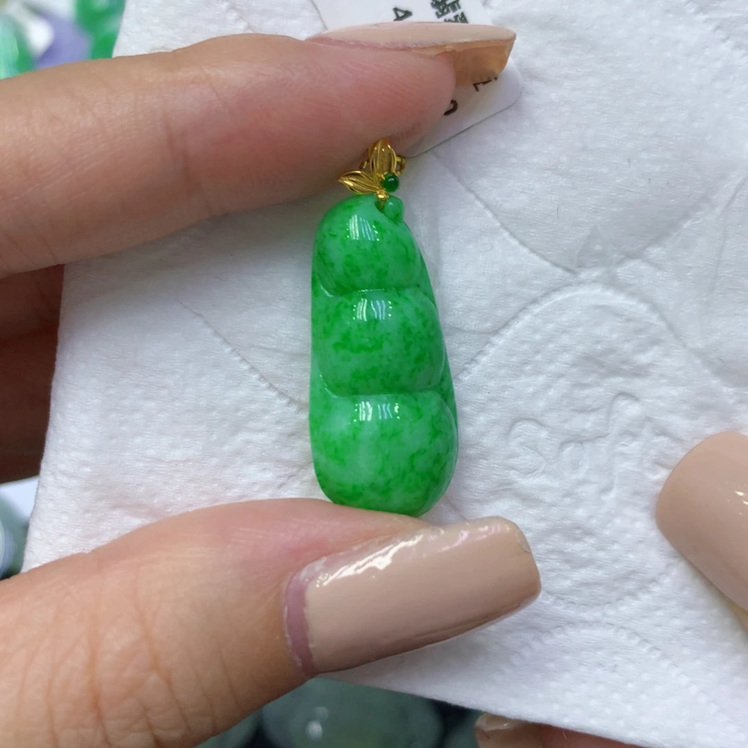 颈饰18K金镶嵌翡翠