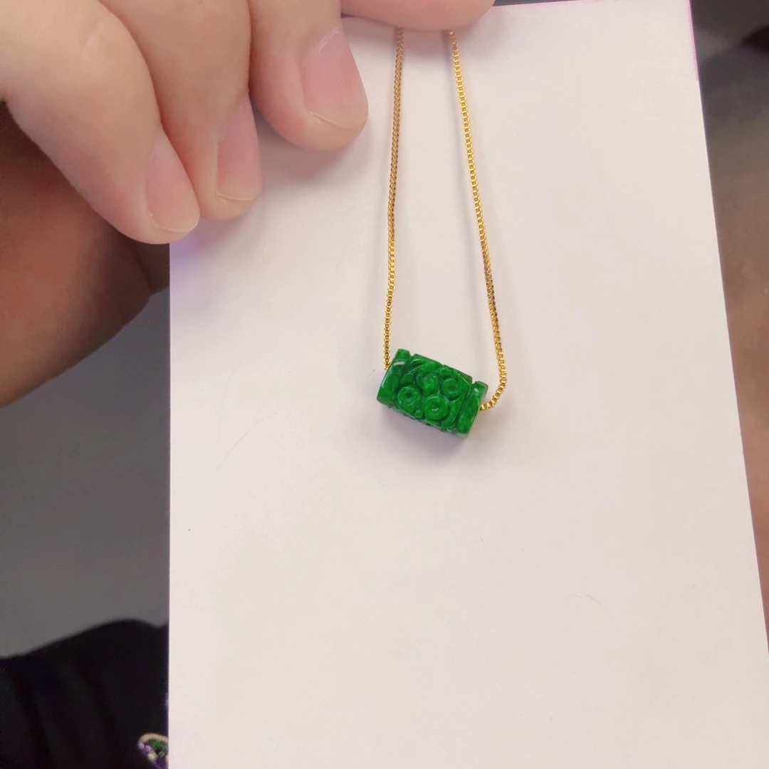 翡翠挂件未镶嵌一件