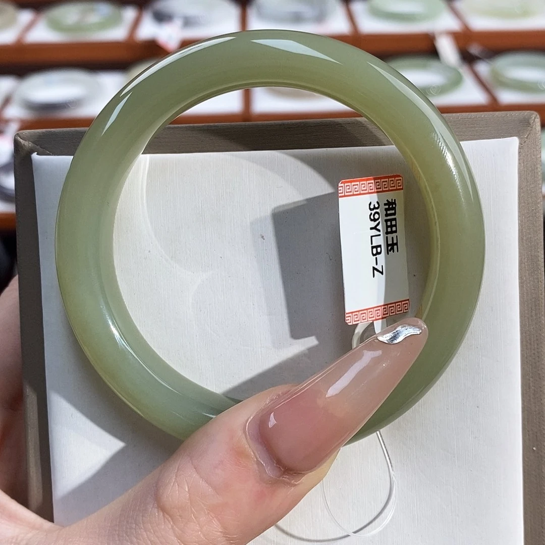 和田玉手镯未镶嵌怡