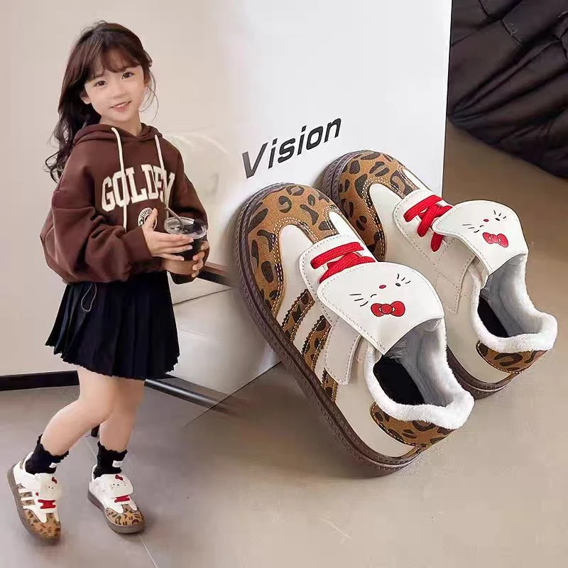 女童2025冬季新款软底防滑运动鞋皮面加绒翻盖豹纹德训8809