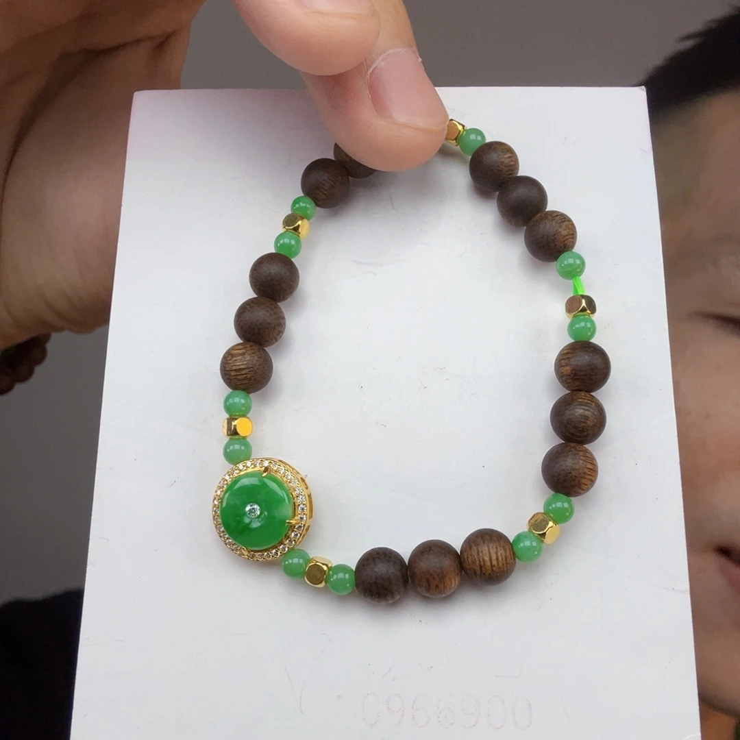 翡翠未镶嵌挂件一件