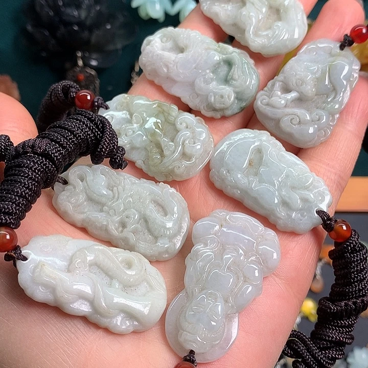 未镶嵌蛇纹石玉耳饰