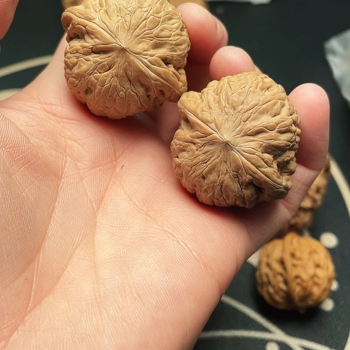 文玩核桃把件铁锤妹妹