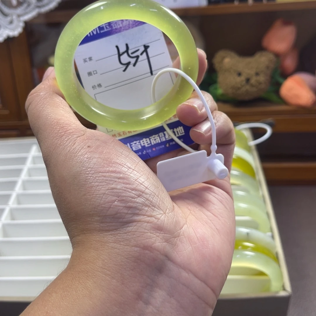 蛇纹石玉未镶嵌手镯500