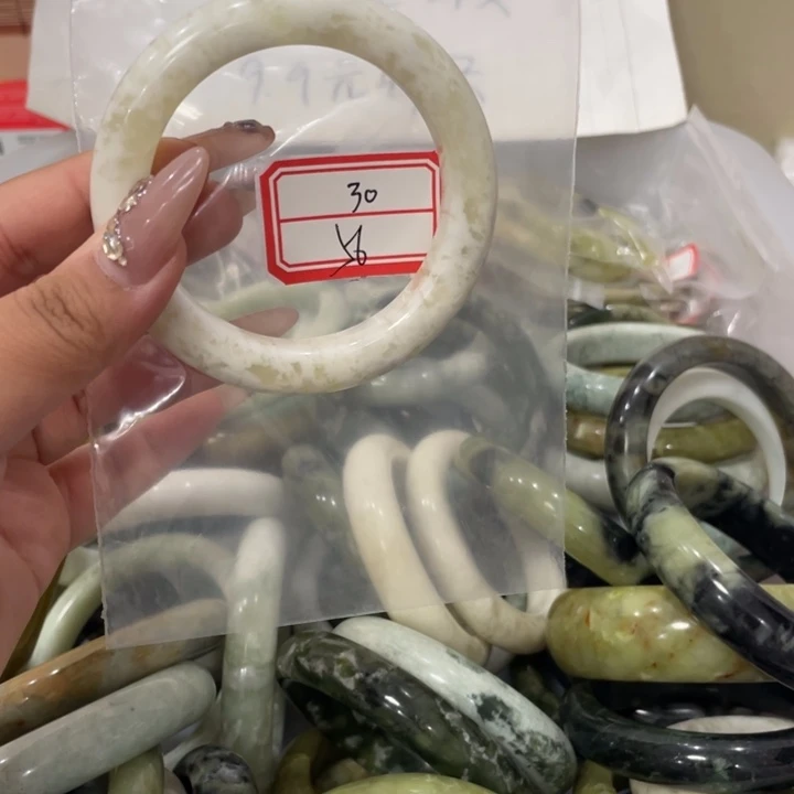未镶嵌蛇纹石玉手镯