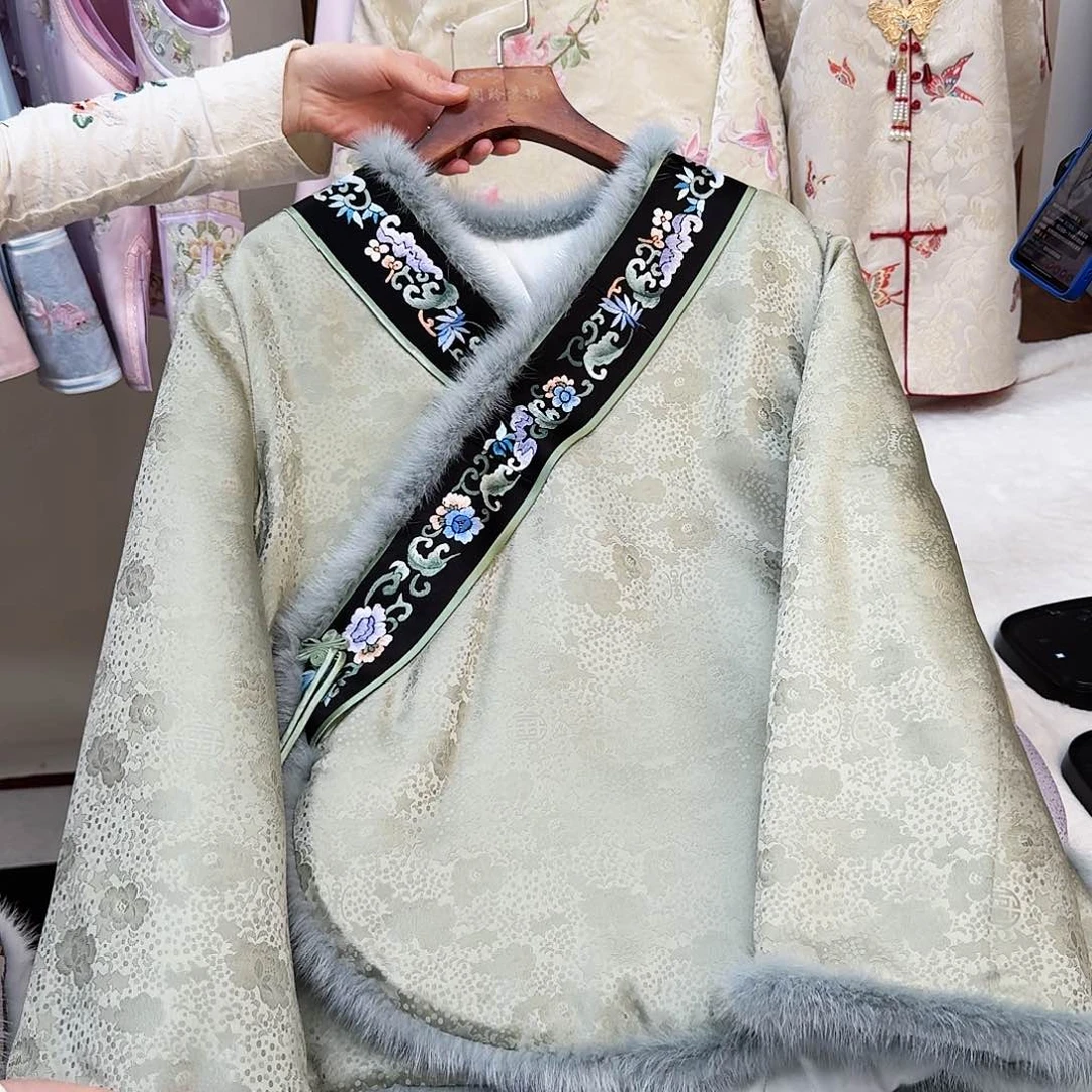 刺绣真丝绿色软缎 v领棉服